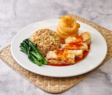 Crispy Chicken with YangZhou Fried Rice