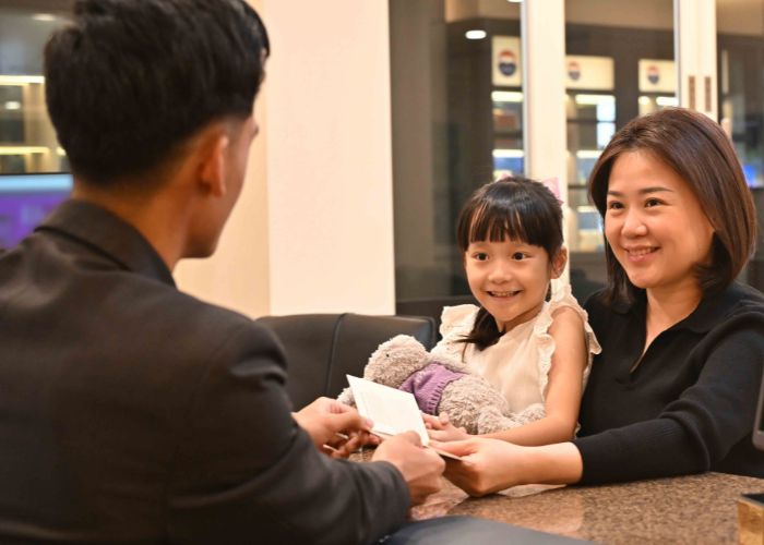 Guest Checking In at Concorde Hotel KL